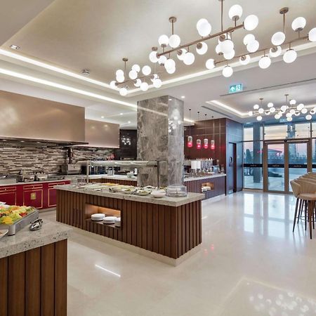 Готель Doubletree By Hilton Скоп'є Екстер'єр фото The Kitchen Table