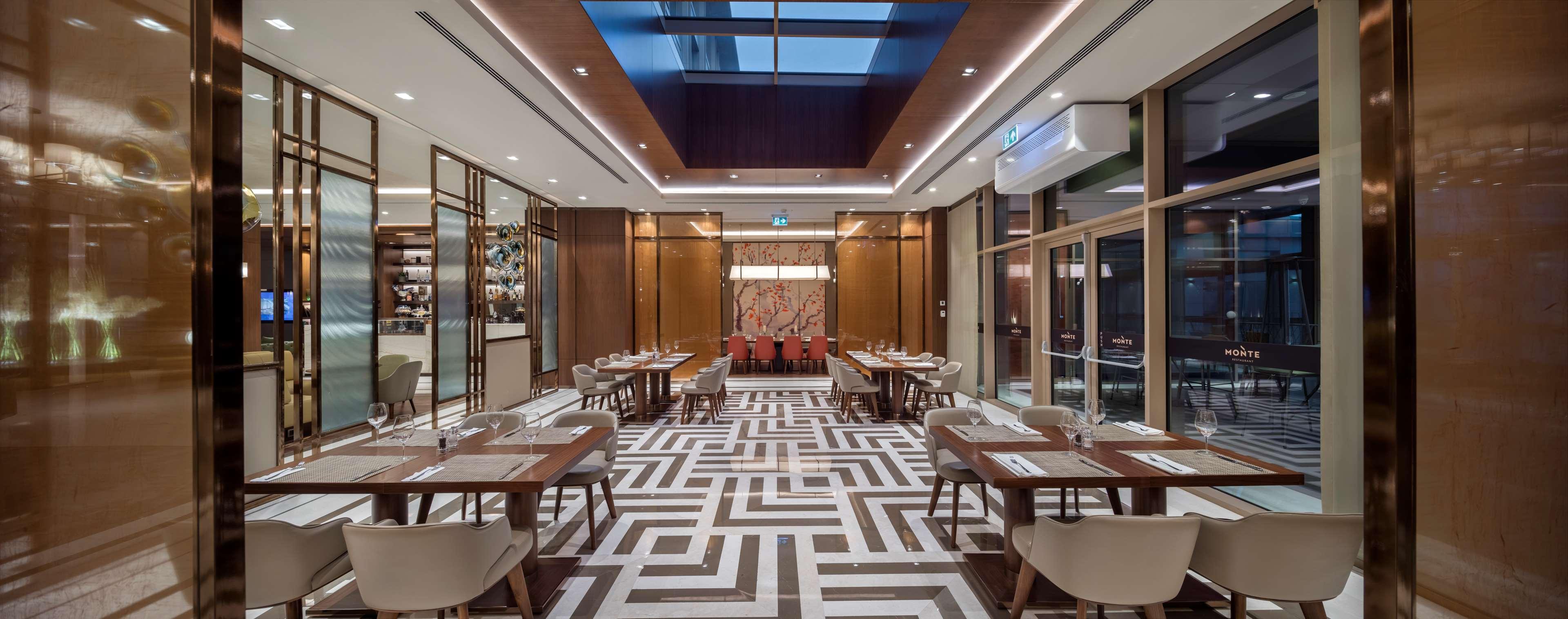 Готель Doubletree By Hilton Скоп'є Екстер'єр фото The restaurant