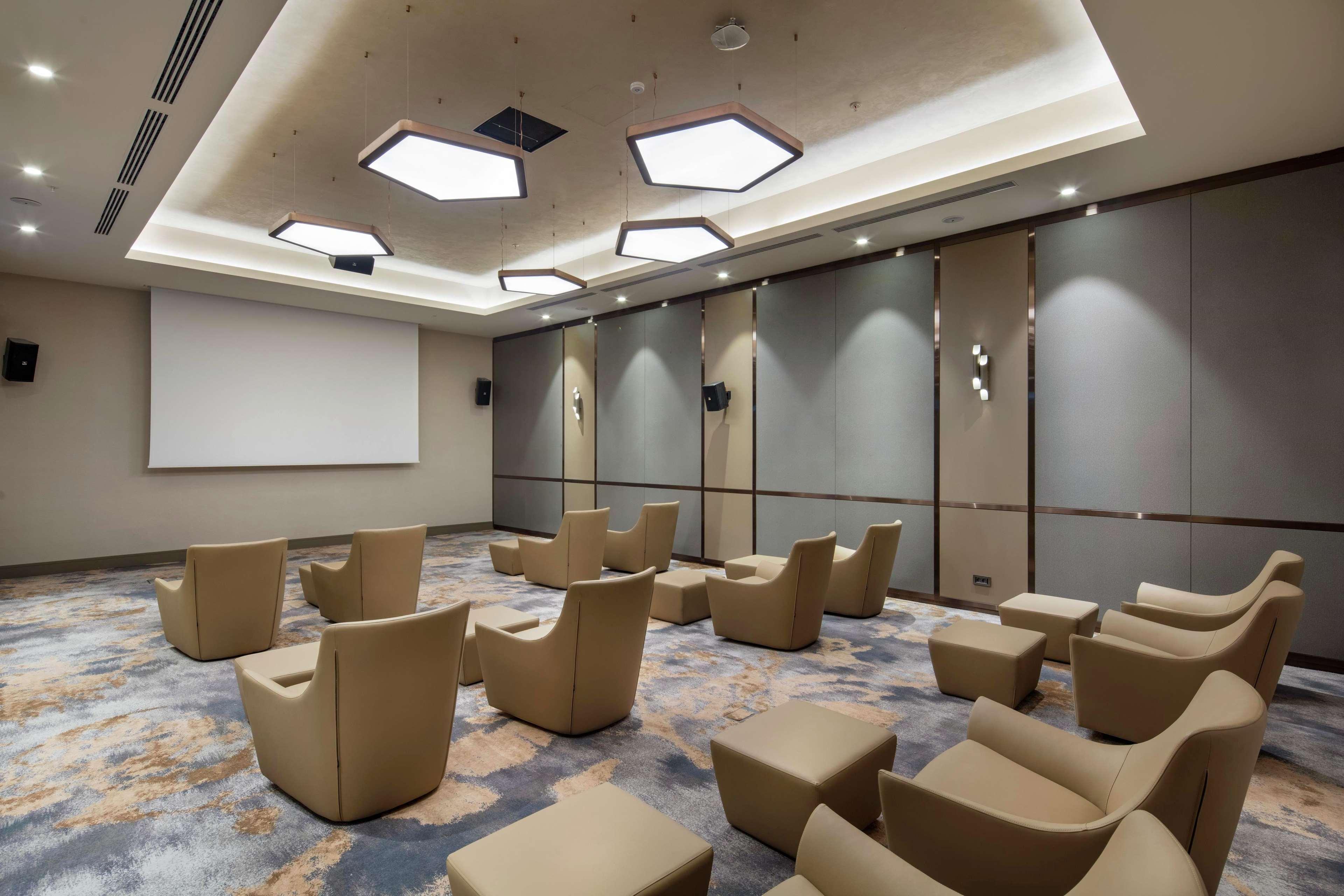 Готель Doubletree By Hilton Скоп'є Екстер'єр фото The meeting room
