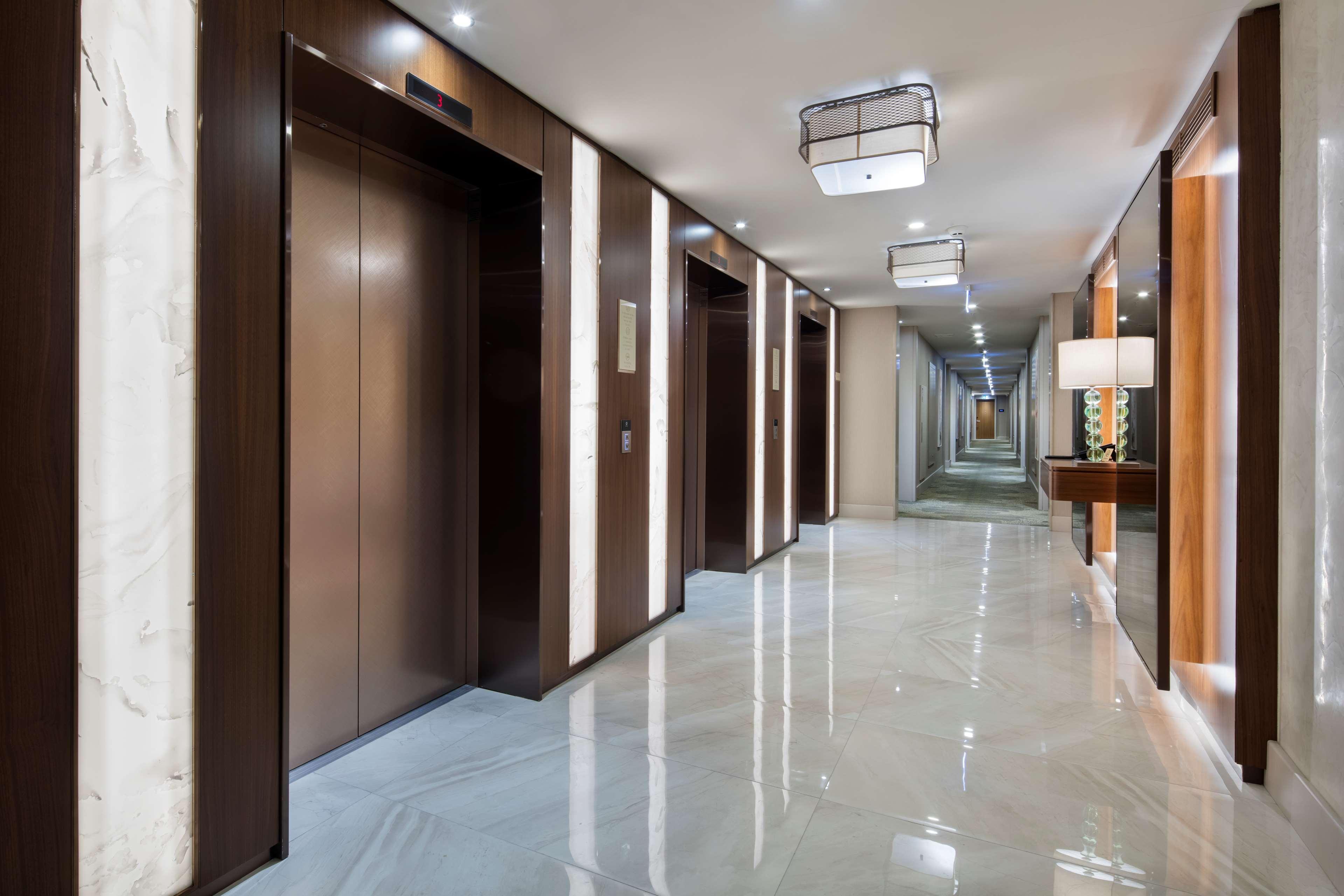Готель Doubletree By Hilton Скоп'є Екстер'єр фото Elevators at the Ritz-Carlton, Boston