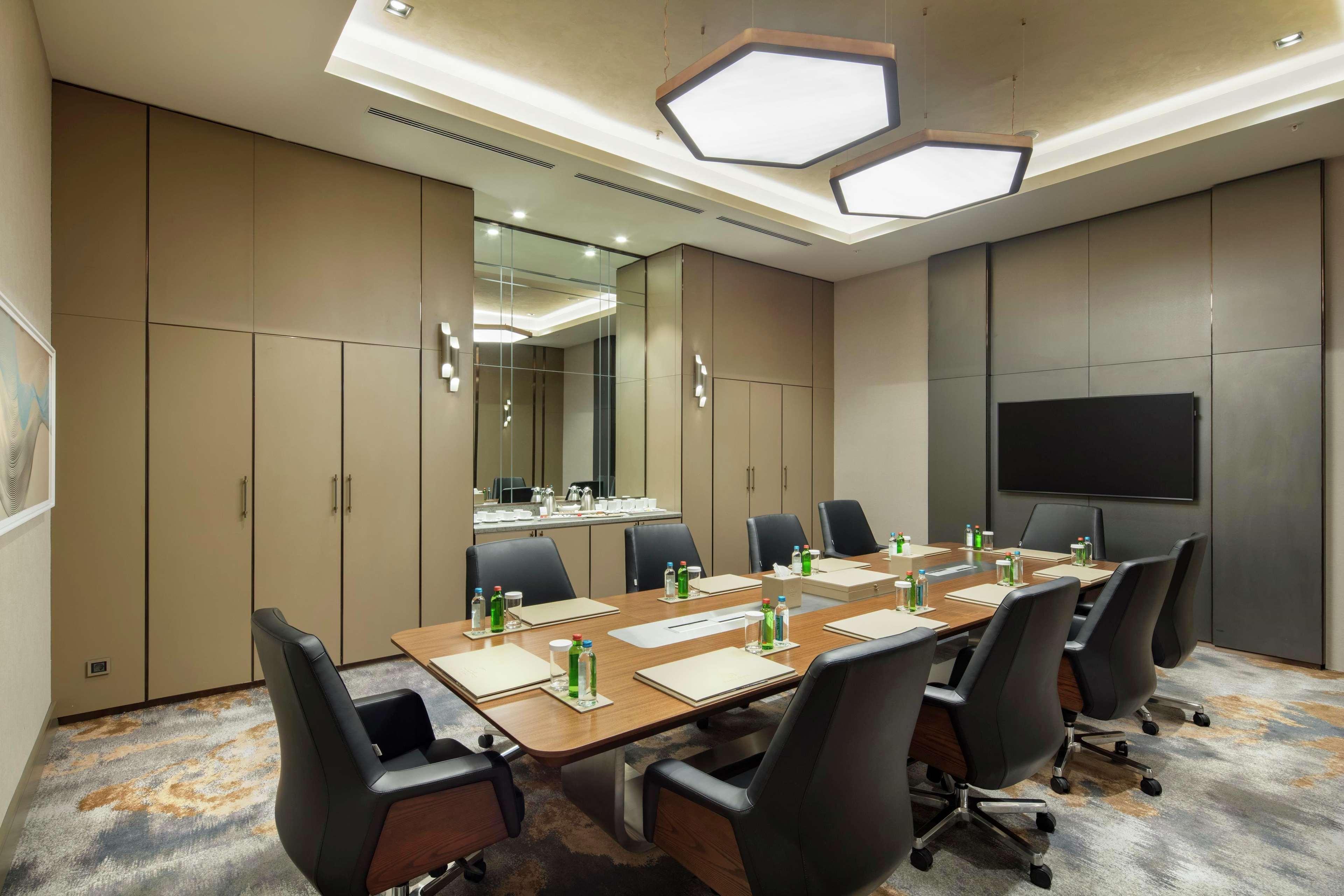 Готель Doubletree By Hilton Скоп'є Екстер'єр фото Meeting room