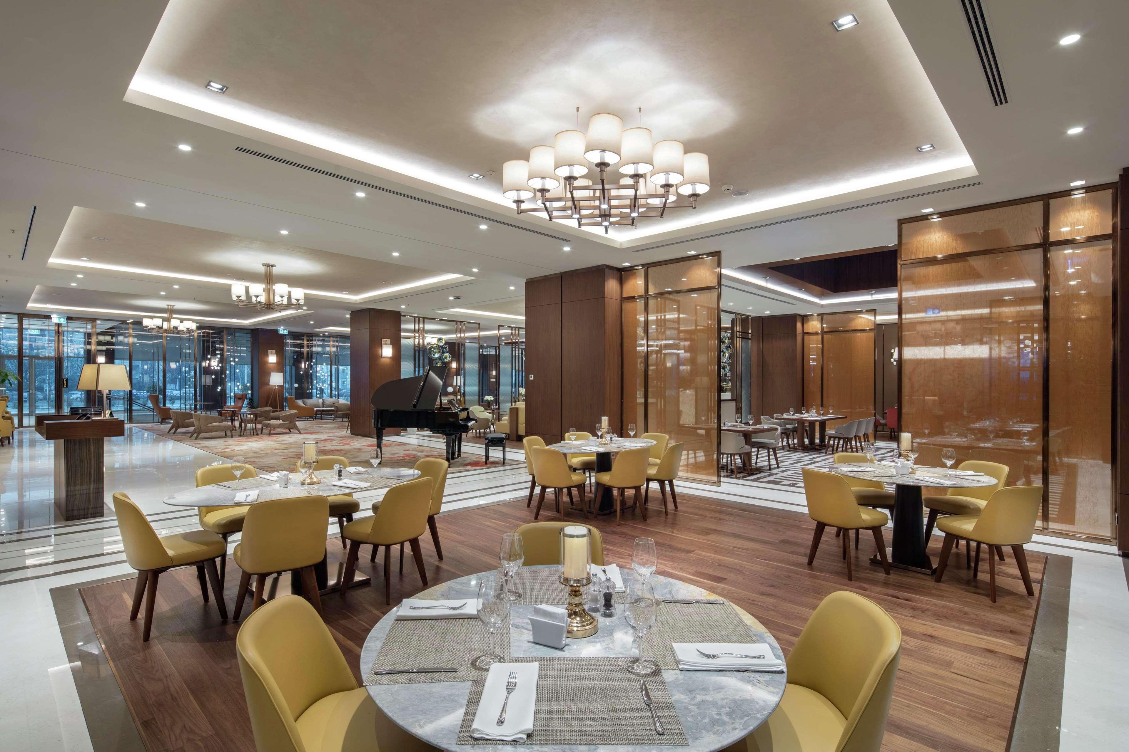 Готель Doubletree By Hilton Скоп'є Екстер'єр фото The restaurant