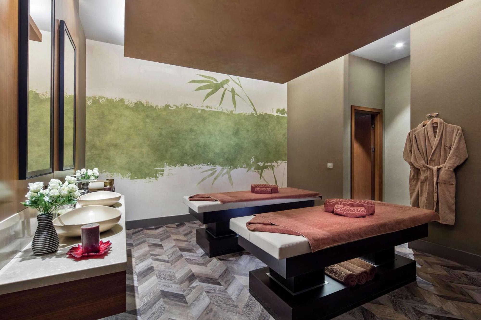 Готель Doubletree By Hilton Скоп'є Екстер'єр фото Spa at the hotel