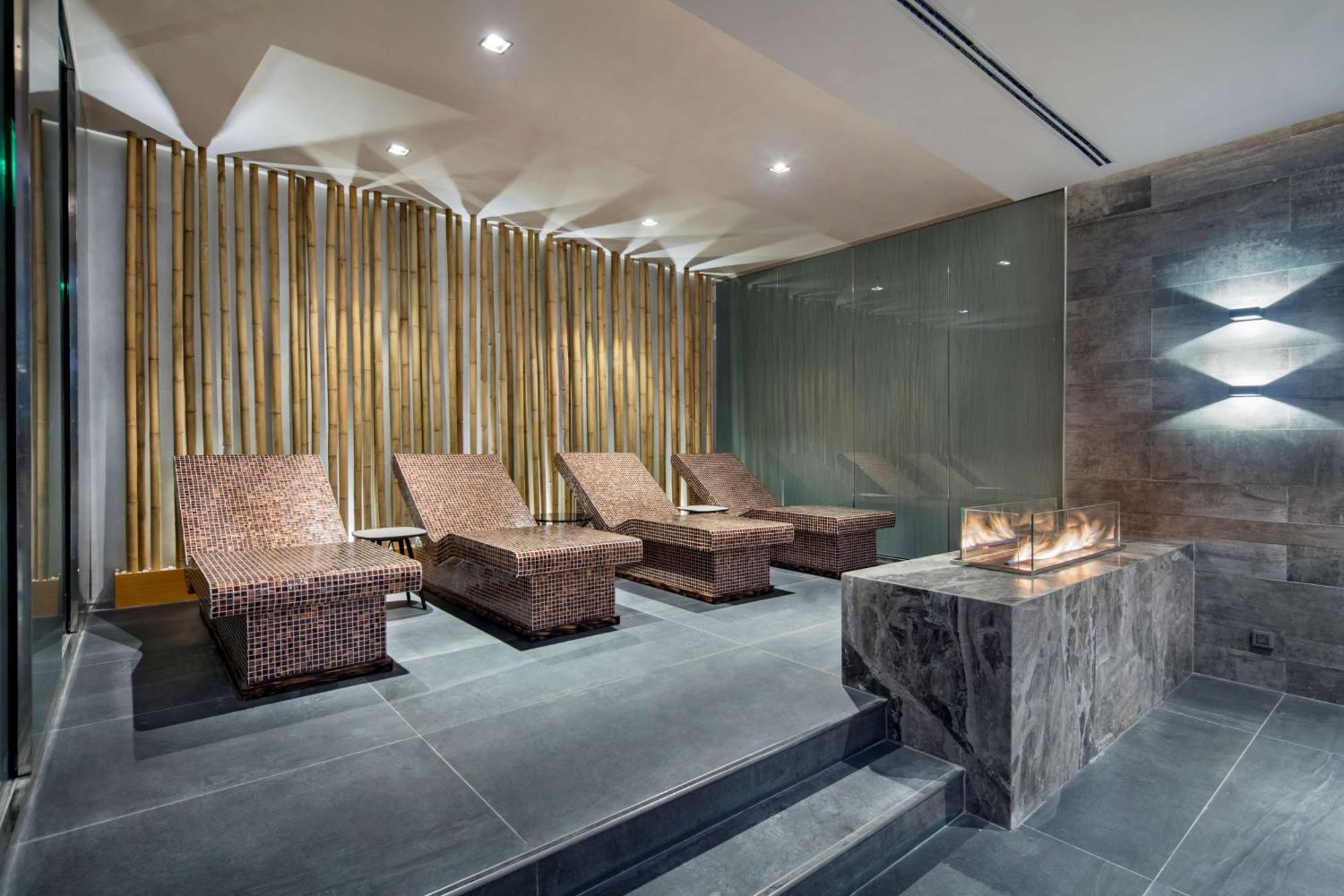 Готель Doubletree By Hilton Скоп'є Екстер'єр фото The spa at The Dorchester