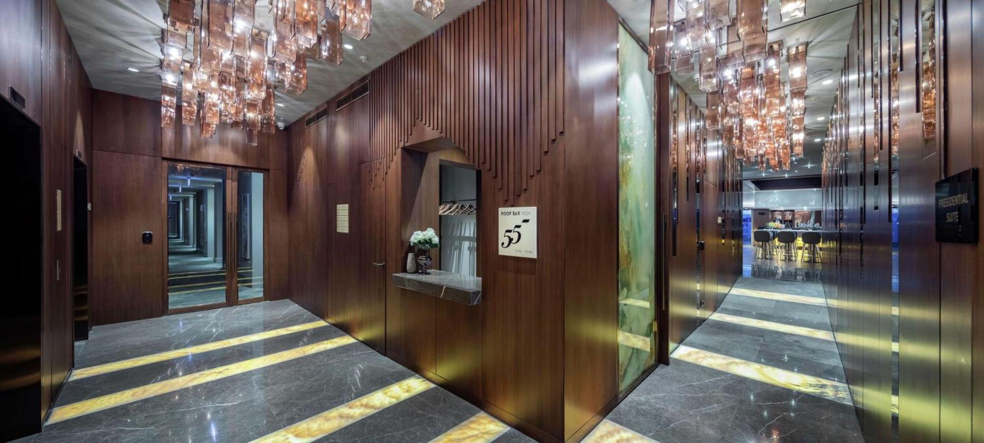 Готель Doubletree By Hilton Скоп'є Екстер'єр фото The 55th floor of the hotel
