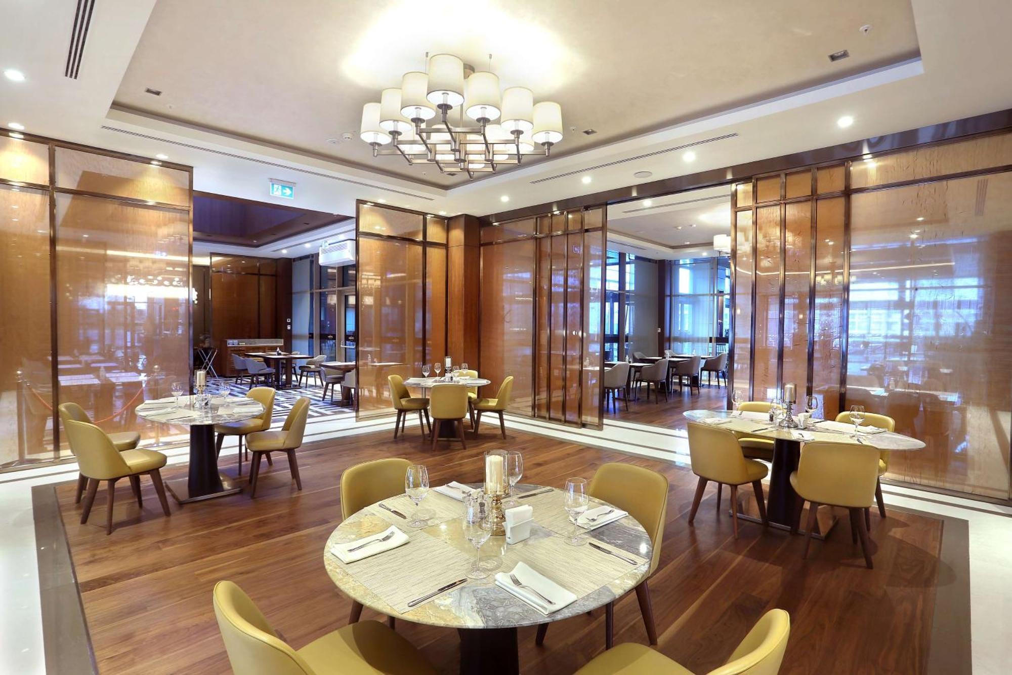 Готель Doubletree By Hilton Скоп'є Екстер'єр фото The restaurant