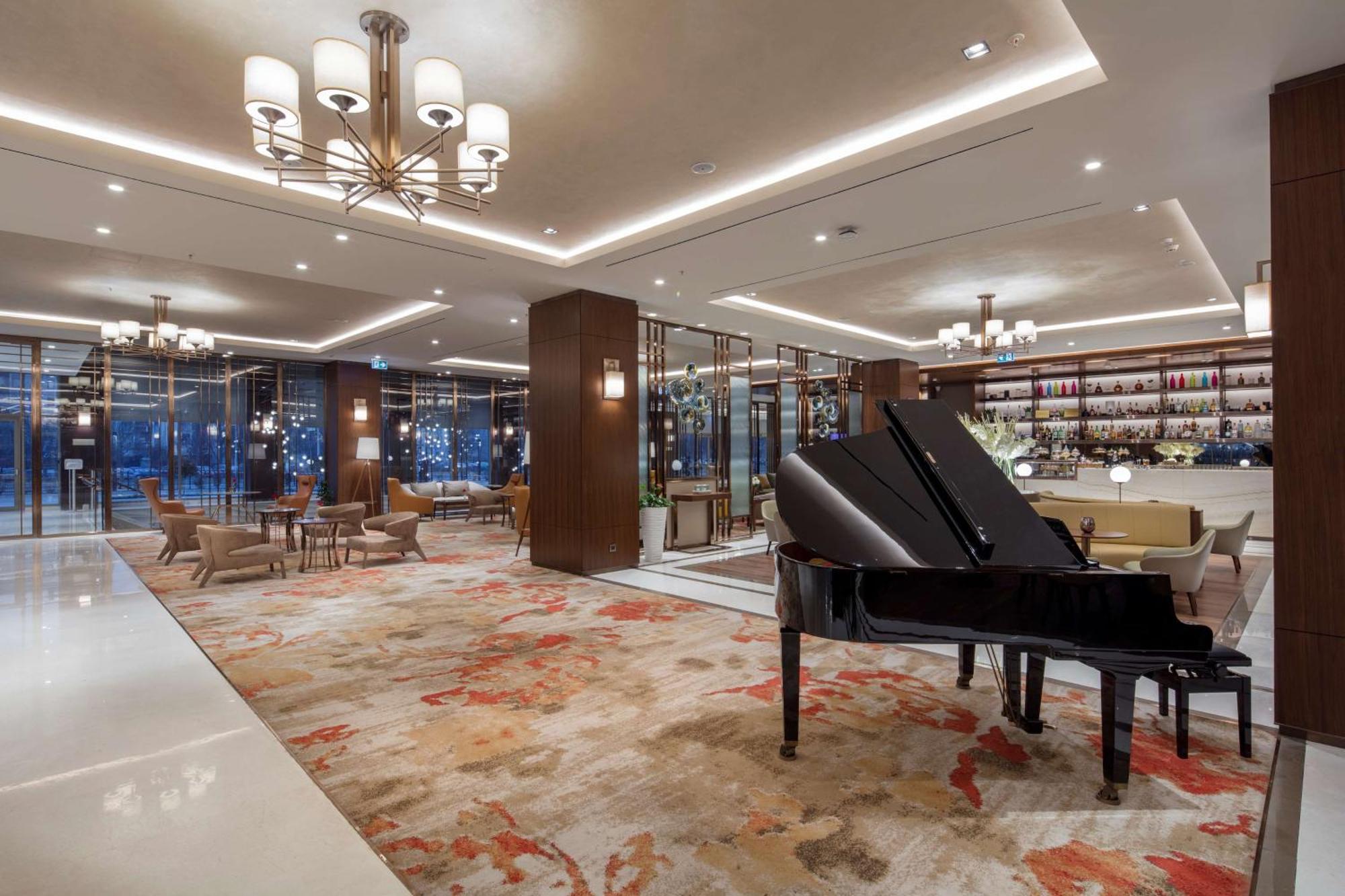 Готель Doubletree By Hilton Скоп'є Екстер'єр фото The Lounge at the airport