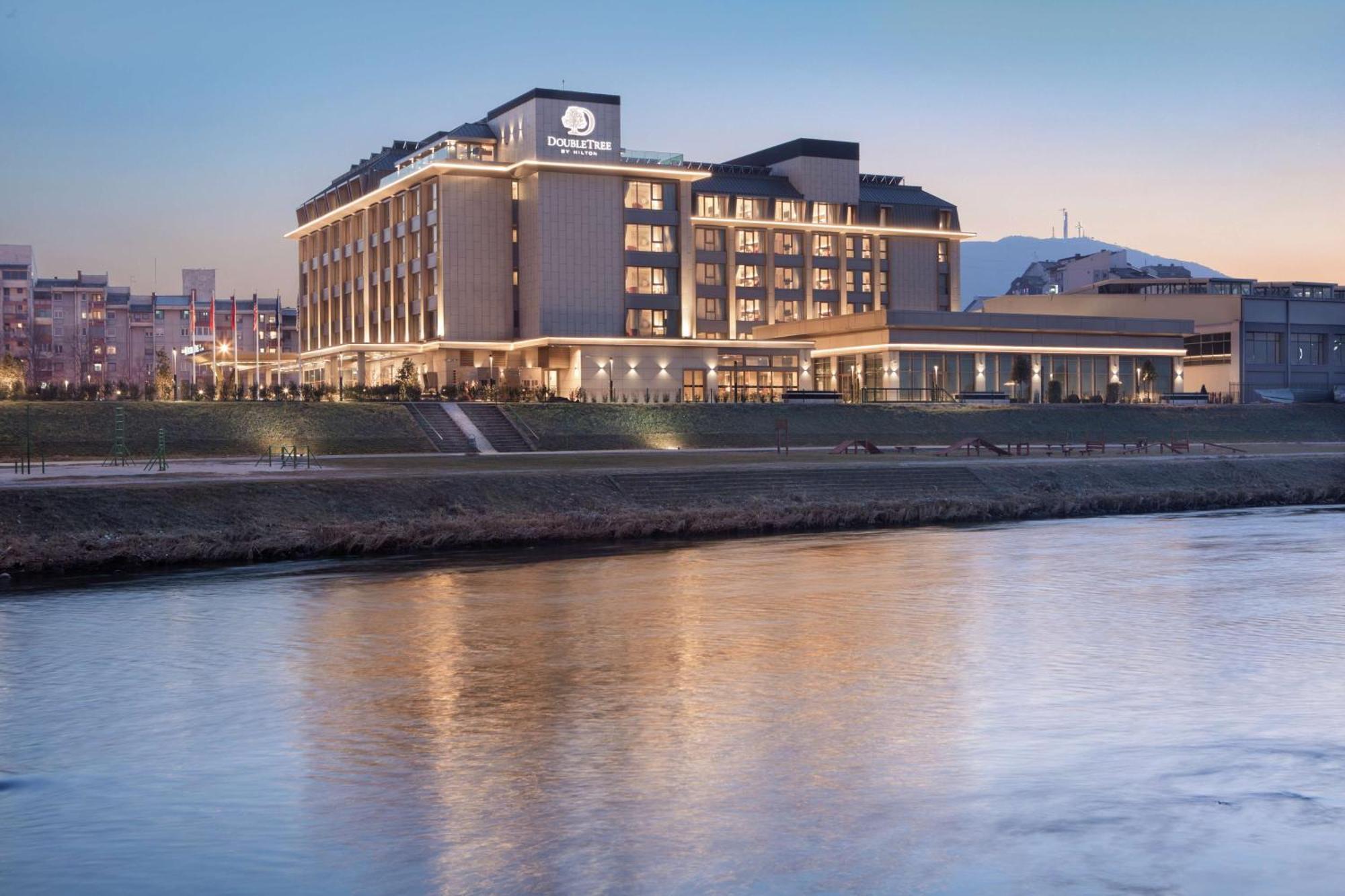 Готель Doubletree By Hilton Скоп'є Екстер'єр фото The Westin Chosun Hotel